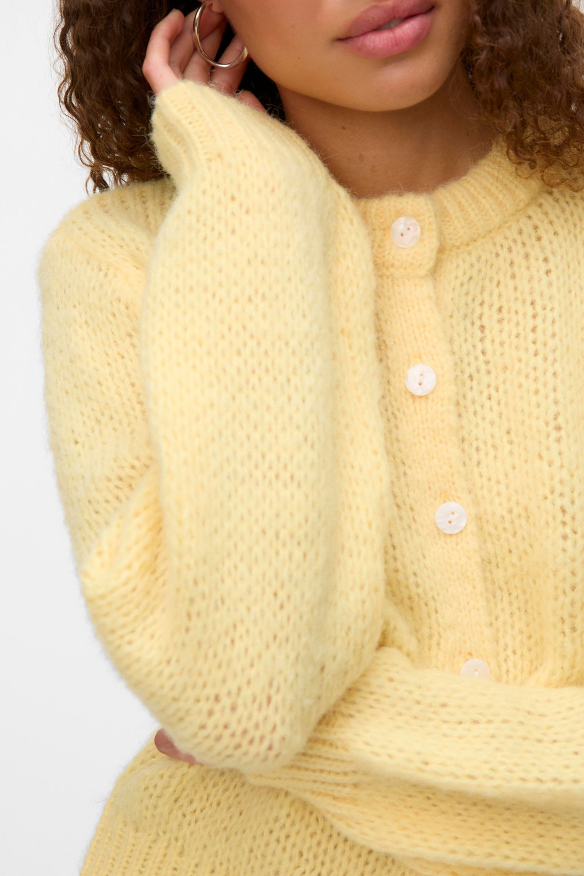 Wilo O-Neck Cardigan - Pale Banana